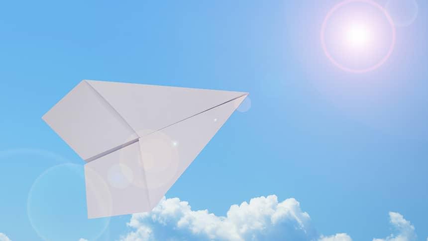 青空と紙飛行機